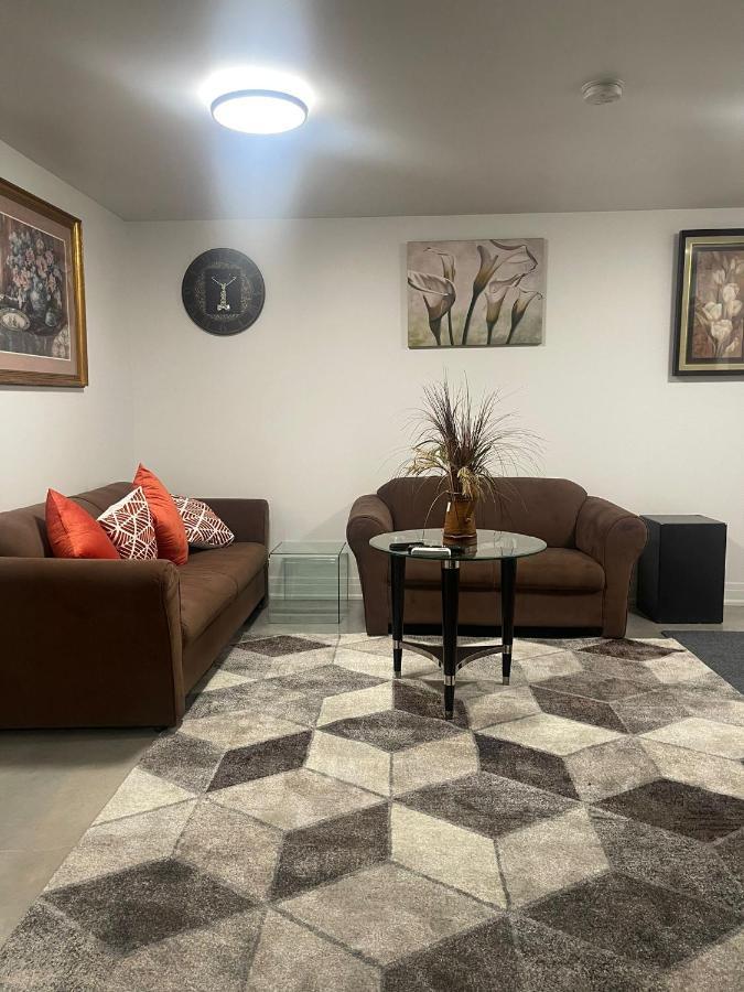 Bright Parkdale Court - Little Portugal W/ Free Parking Toronto Exterior photo