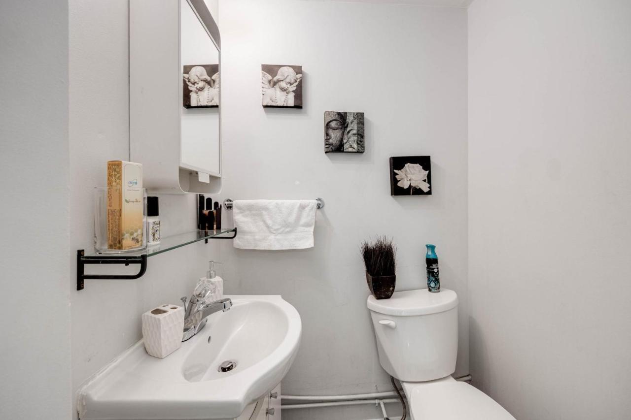 Bright Parkdale Court - Little Portugal W/ Free Parking Toronto Exterior photo