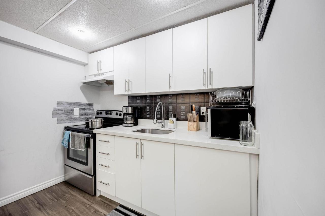 Bright Parkdale Court - Little Portugal W/ Free Parking Toronto Exterior photo
